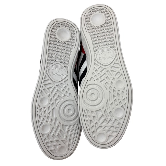 Adidas Sneakers Busenitz
Skateboarding Sneakers Black And White size 10 1/2 - Picture 8 of 9